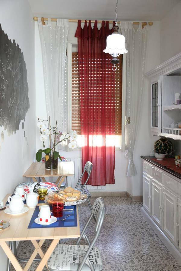 Viale Italia 41: I Migliori Anni Hotel Сасари Екстериор снимка